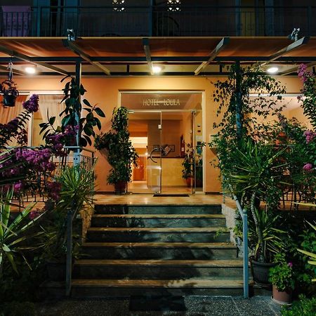 Hotel Loula Rooms And Apartments Kamena Vourla Dış mekan fotoğraf