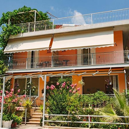 Hotel Loula Rooms And Apartments Kamena Vourla Dış mekan fotoğraf