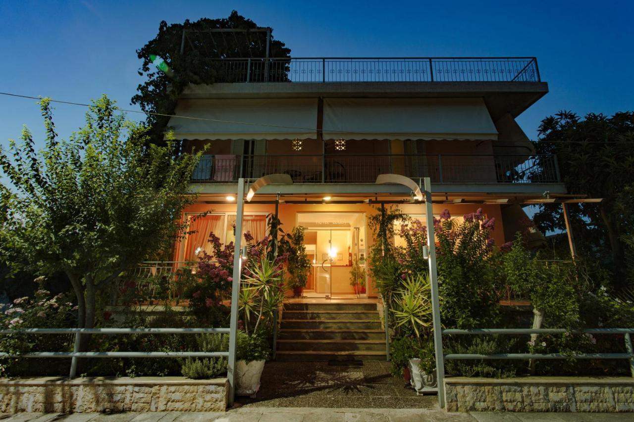 Hotel Loula Rooms And Apartments Kamena Vourla Dış mekan fotoğraf