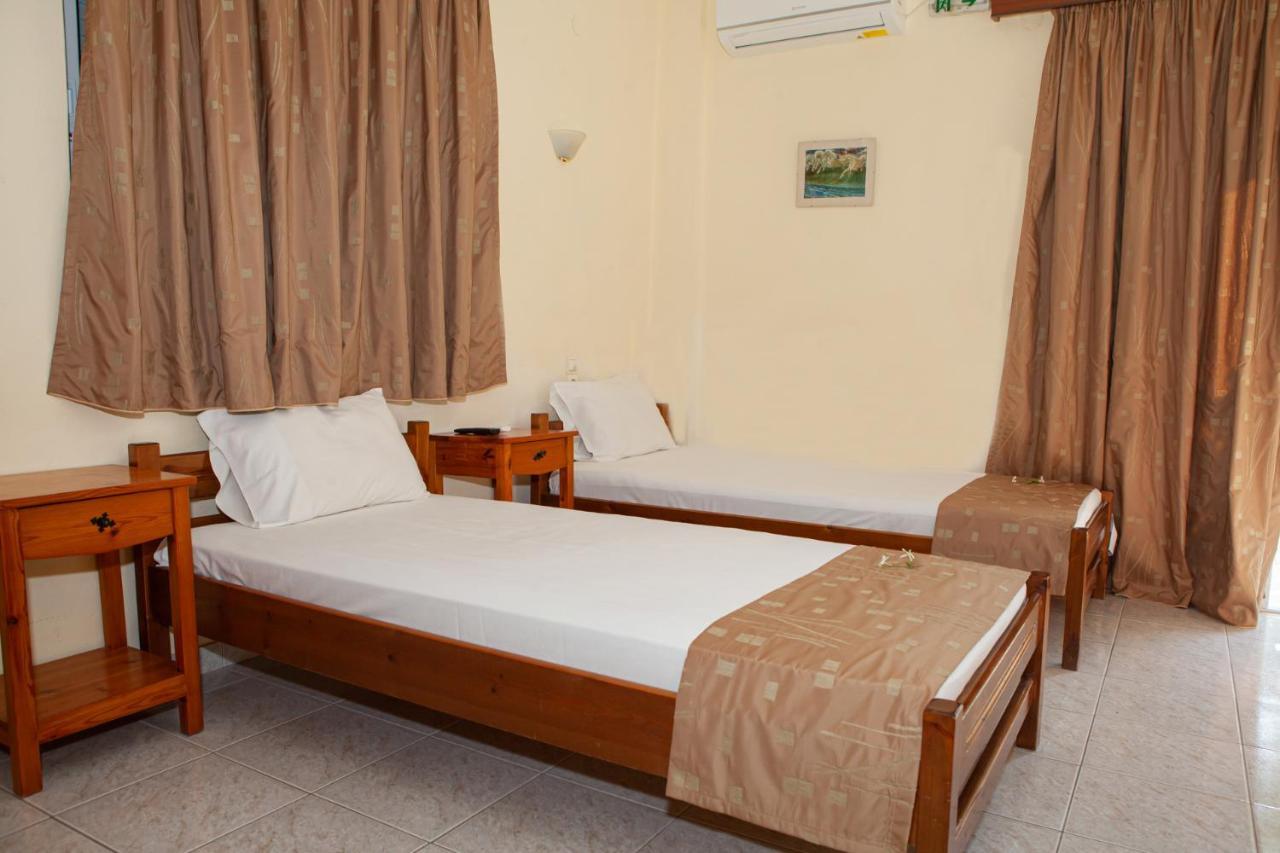 Hotel Loula Rooms And Apartments Kamena Vourla Dış mekan fotoğraf
