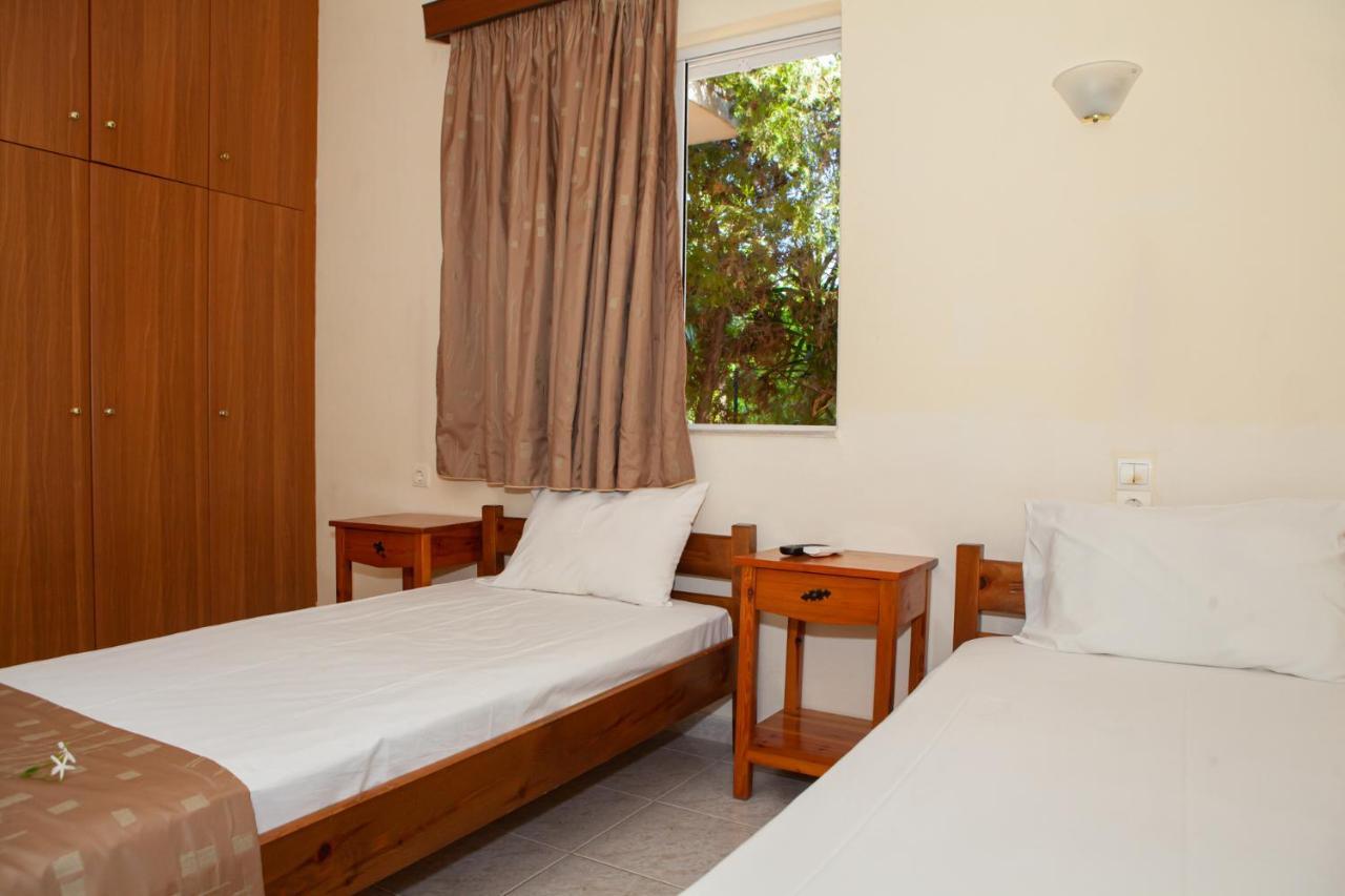Hotel Loula Rooms And Apartments Kamena Vourla Dış mekan fotoğraf