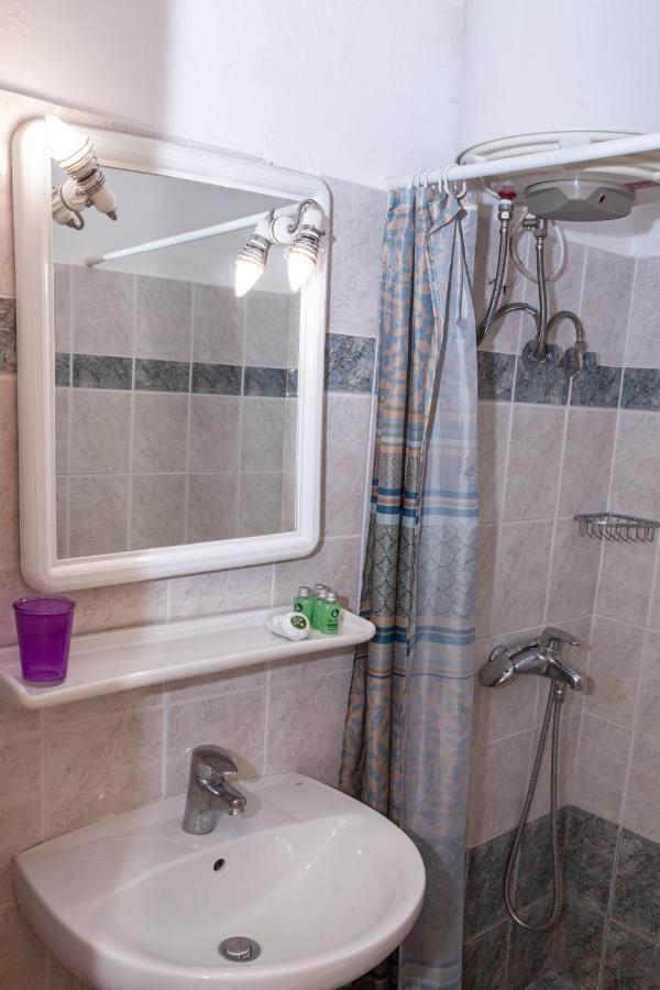 Hotel Loula Rooms And Apartments Kamena Vourla Dış mekan fotoğraf