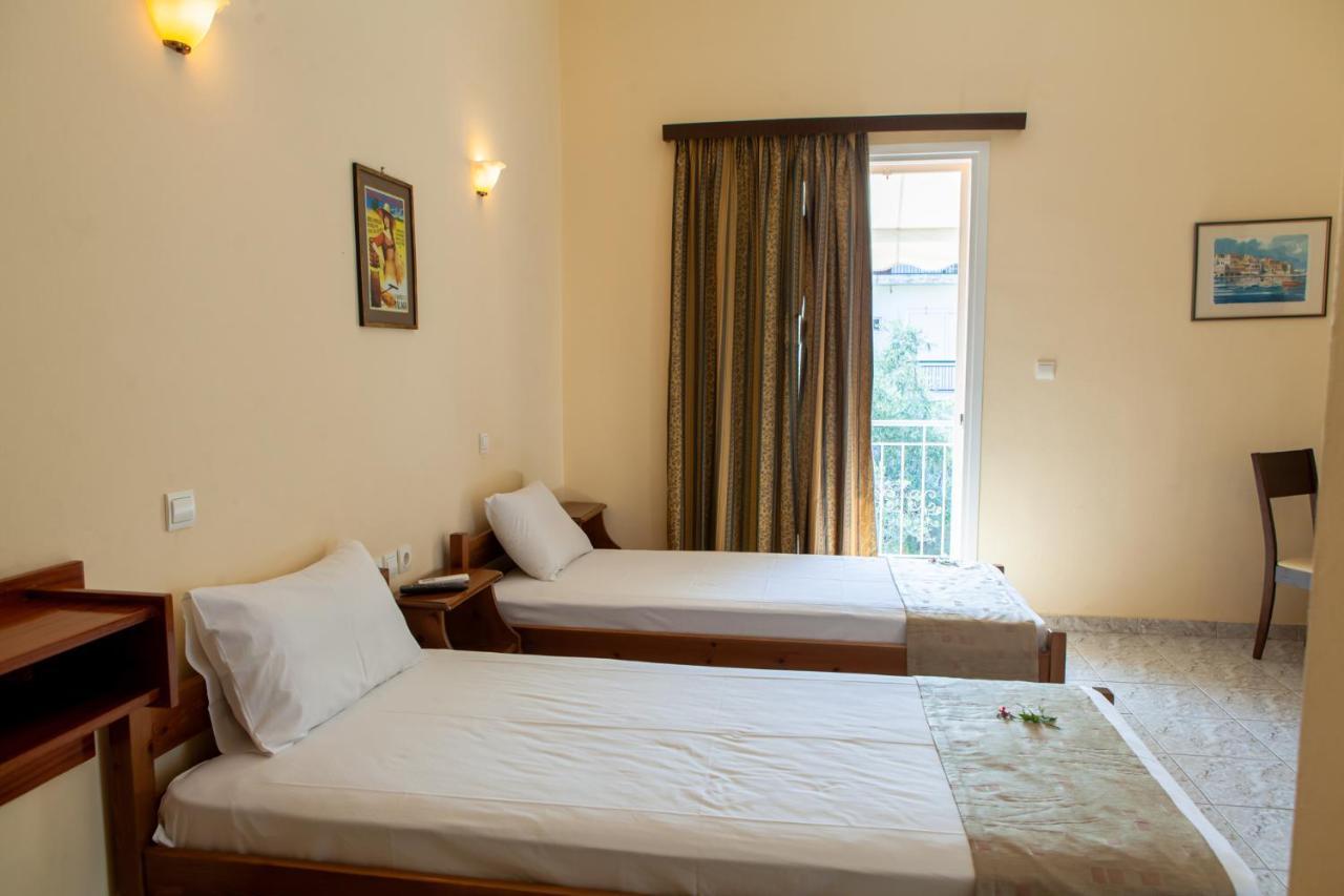 Hotel Loula Rooms And Apartments Kamena Vourla Dış mekan fotoğraf