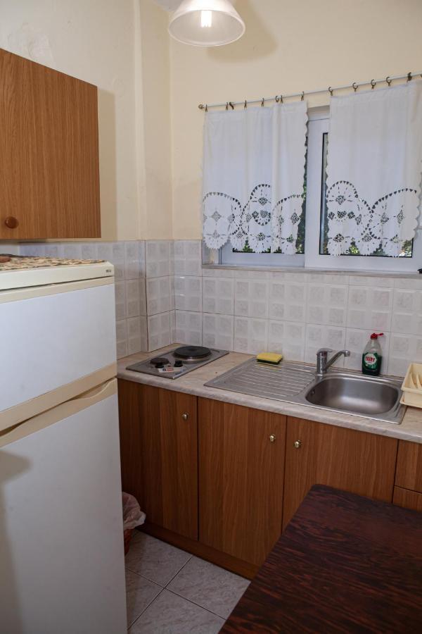 Hotel Loula Rooms And Apartments Kamena Vourla Dış mekan fotoğraf