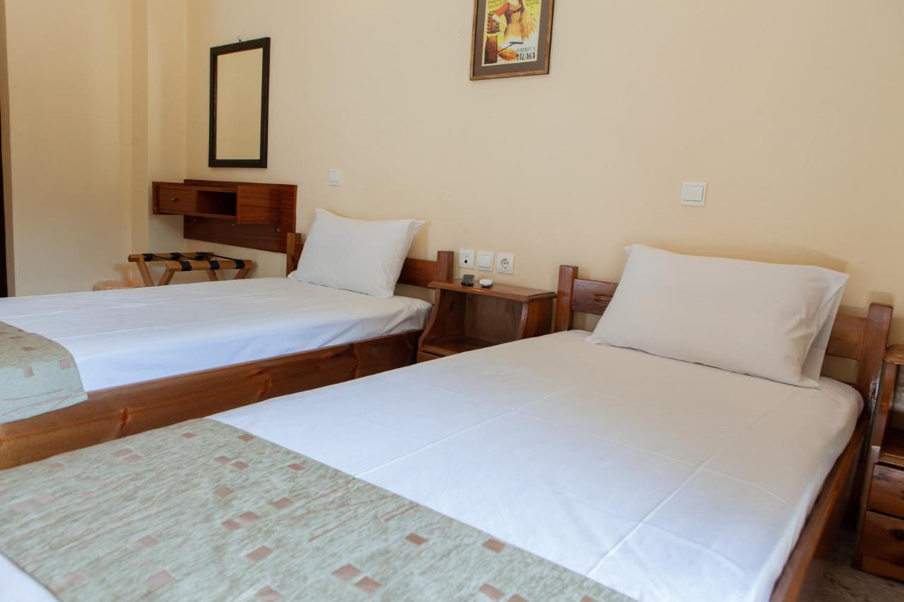 Hotel Loula Rooms And Apartments Kamena Vourla Dış mekan fotoğraf