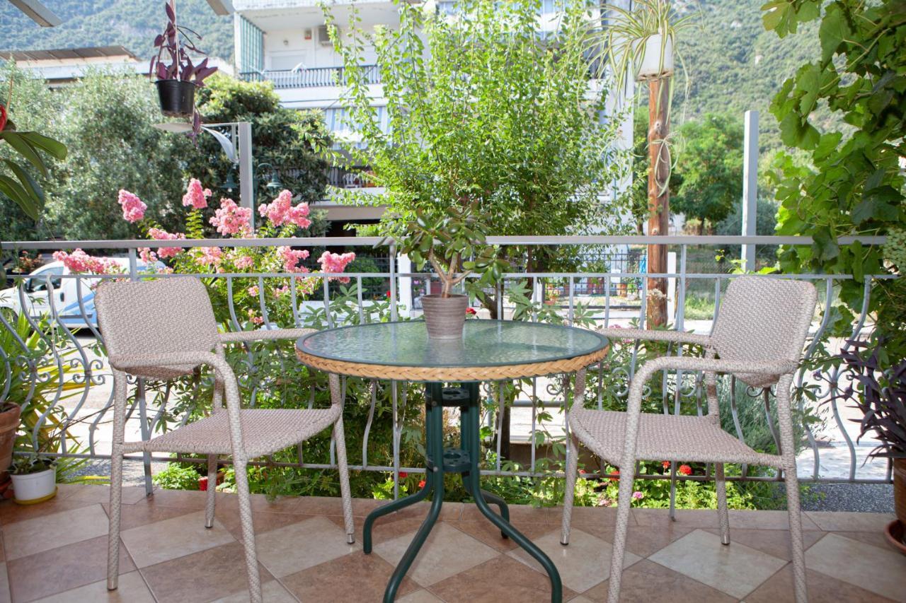 Hotel Loula Rooms And Apartments Kamena Vourla Dış mekan fotoğraf