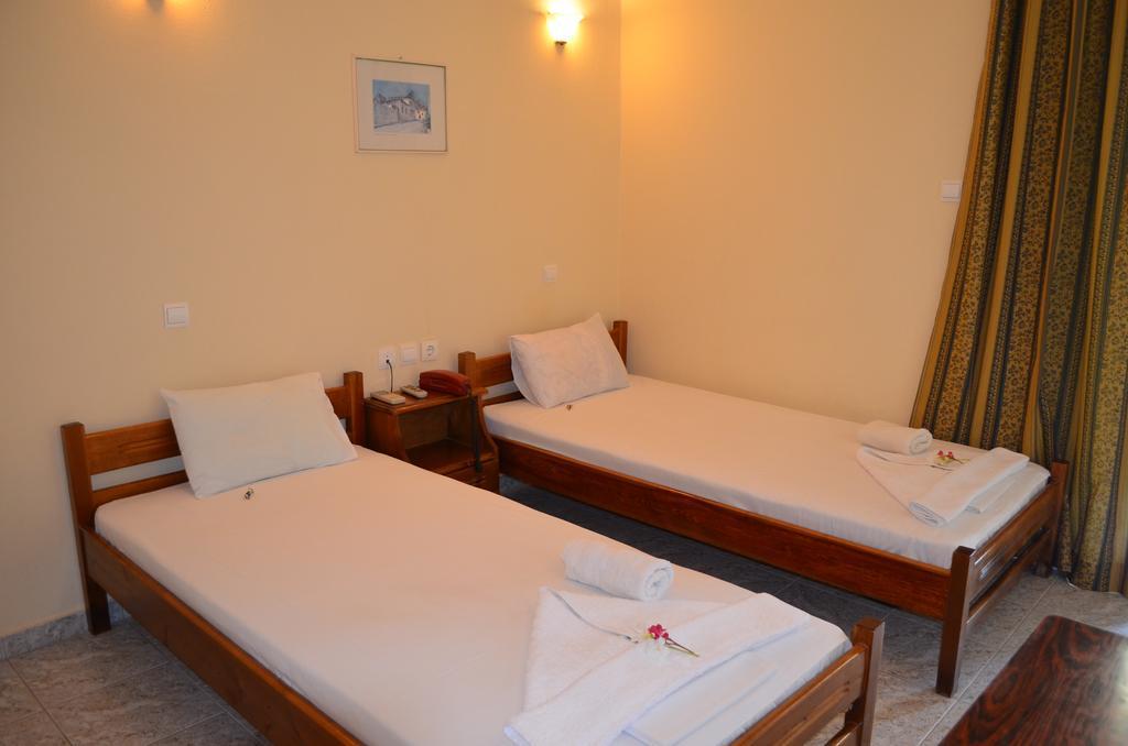 Hotel Loula Rooms And Apartments Kamena Vourla Dış mekan fotoğraf